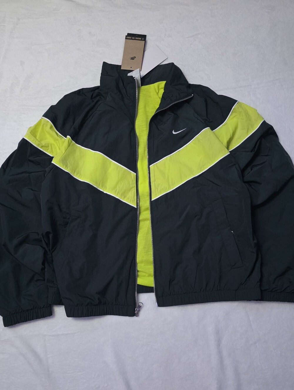 Nike Windrunner Women’s Black Volt Green Gorpcore Y2K Windbreaker Jacket NWT M